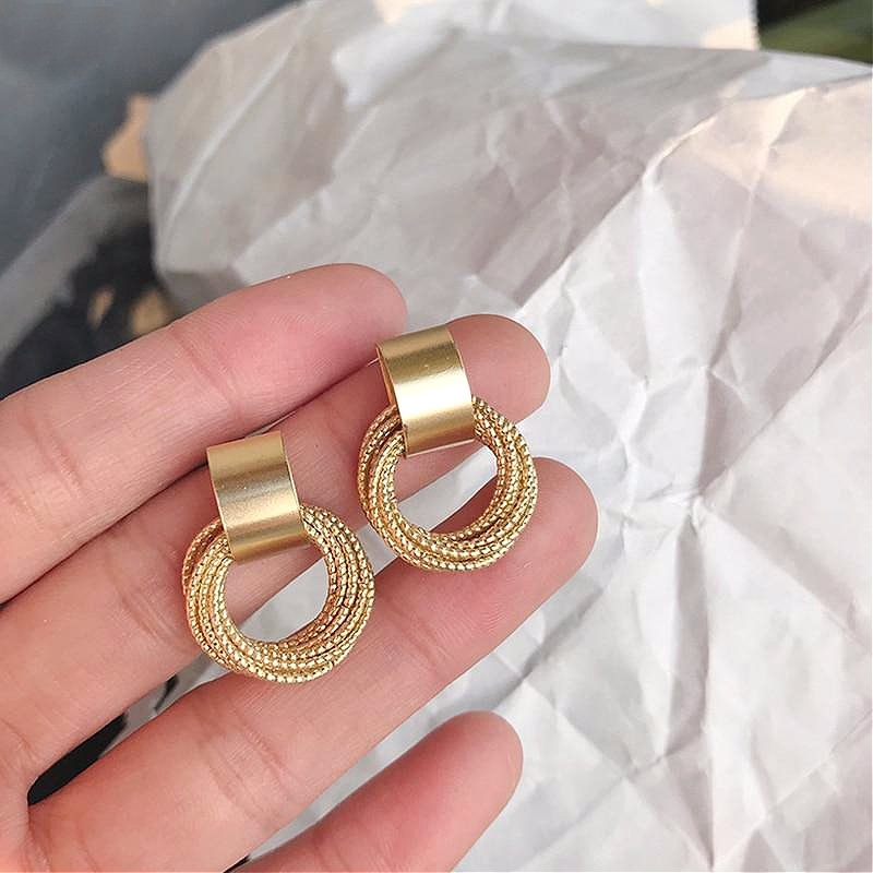 Jania Luxury Gold Hoop Earrings