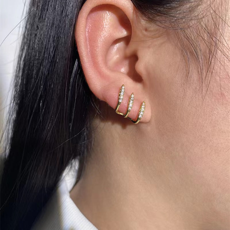 Sparkling Three-Claw Earrings