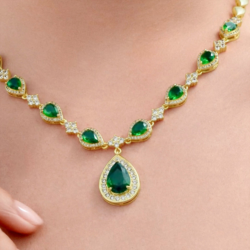 Luxurious Emerald Green Jewelry Set