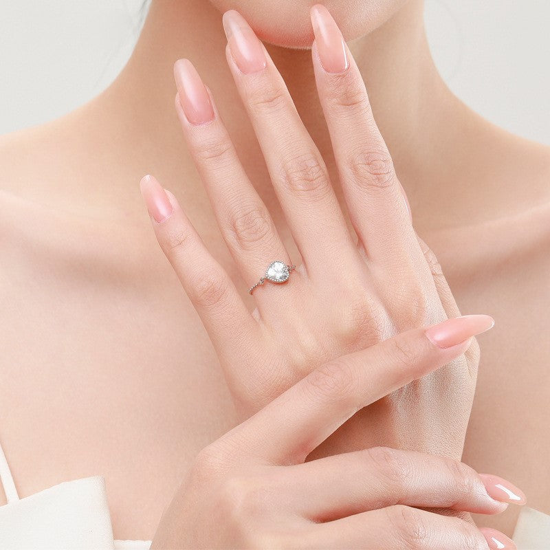 Austere Beauty Chain Ring