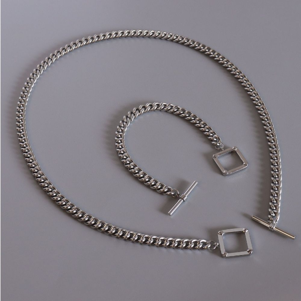 Sleek Toggle Clasp Jewelry Set